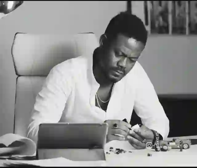 Senyo Foli